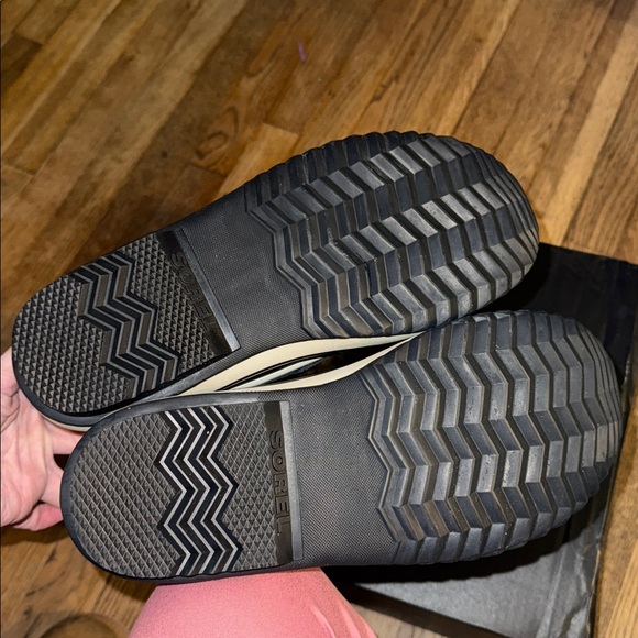 Sorel Black and Gray Winter Boots - Picture 14 of 17